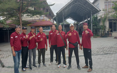 Sambut Dies Natalis ke-18, STAH Dharma Sentana Gelar Laga Persahabatan Voli antara Yayasan dan Pengelola Kampus
