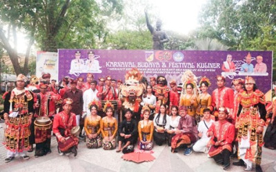 STAH Dharma Sentana Sulawesi Tengah Menyabet Gelar Juara Satu Kategori Umum Karnaval Budaya HUT Provinsi Sulawesi Tengah